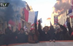 تجمع بزرگ ضد ناتو در خیابان‌های پاریس+فیلم