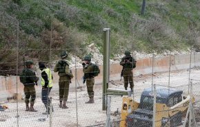 دورية صهيونية تتفقد الطريق العسكري بمحاذاة السياج الحدودي مع لبنان