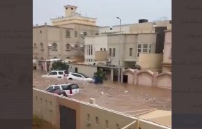مغردون سعوديون: لن ننسى الدمار الذي يحل بالمدن كل مره بفعل السيول 