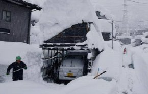 برف سنگین در ژاپن ۱۴ قربانی گرفت
