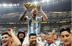 'فيفا' يأخذ كأس العالم من ميسي