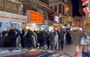 شاهد بالفيديو.. صوت الشعب البحريني يدوي في الشوارع: لامكان للصهاينة في أرضنا