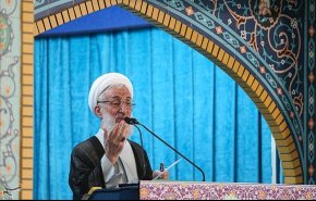 خطيب جمعة طهران: فتنة العدو العمياء تهدف للمساس بالارتباط بين الامة والامام