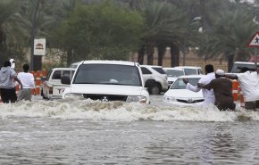 غضب في جدة بعد تجدد السيول وجرفها لآلاف السيارات والمنازل