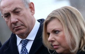 لیبرمن: همسر نتانیاهو در بسیاری از انتصابات دخالت کرده است