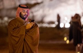 ناشط سعودي: محمد بن سلمان ياخذ السعودية نحو السقوط!