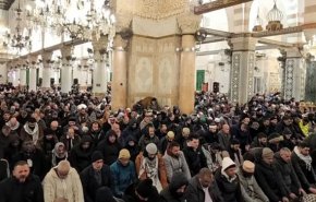 حضور هزاران فلسطینی در مسجدالأقصی و تأکید جهاد اسلامی بر وحدت فلسطینیان