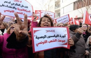مظاهرات حاشدة بتونس تطالب برحيل الرئيس سعيّد  