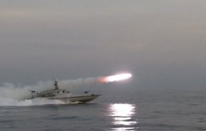 رزمایش نیروی دریایی سپاه برگزار شد/ شلیک شناور‌های هجومی با انواع موشک‌ها و راکت‌ها