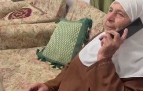 ویدیوی گفتگوی تلفنی اسیر فلسطینی با مادرش دقایقی پس از آزادی/ شادی مادر اسیر فلسطینی به رغم اعلام ممنوعیت از سوی رژیم صهیونیستی