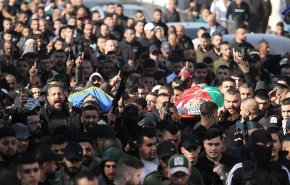 مشارکت گسترده فلسطینیان در مراسم تشییع دو شهید فلسطینی