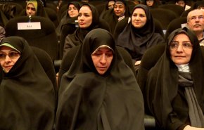 شاهد.. اجتماع حول 'مكانة ودور المرأة في التعددية' في طهران