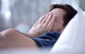 ما أسباب الكلام أثناء النوم؟

