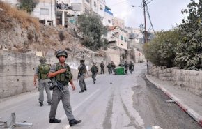 قوات الاحتلال تقتحم محيط منزل منفذ عملية سلوان + فيديو