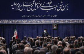 قائد الثورة: علينا الحفاظ على مكانة ايران في المنطقة والعالم بالنمو الاقتصادي