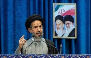 خطيب جمعة طهران: سلاحنا الجو يؤدي دورا كبيرا في توفير أمن ايران واقتدارها