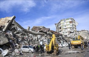 ارتفاع عدد ضحايا الزلزال في تركيا إلى 8574 قتيلا و49133 جريحا