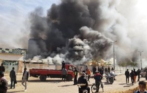 اندلاع حريق هائل في مصنع ملابس بمحافظة السويس في مصر