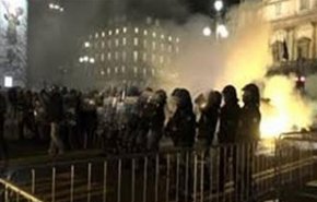 إيطاليا.. اشتباكات بين الشرطة والمحتجين في 'ميلانو'