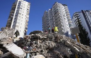 ترکیه 6 روز پس از زمین‌لرزه اخیر، دستگیری پیمانکاران ساختمانی را آغاز کرد