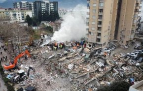 ارتفاع حصيلة قتلى الزلزال في ترکیا الى 31643 شخصا