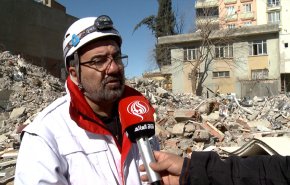 فريق الانقاذ الايراني يستمر في أعمال الاغاثة في تركيا