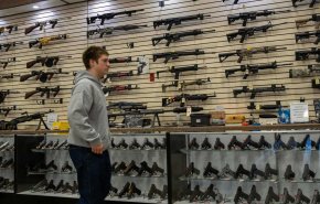 افزایش بی‌سابقه نارضایتی آمریکایی‌ها از قوانین حمل سلاح