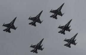 لهستان: ما به اوکراین جنگنده‌های میگ می‌دهیم/ آماده تحویل F-16 به اوکراین نیستیم
