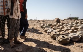 التحالف السعودي يمنع دخول معدات رفع الألغام إلى اليمن