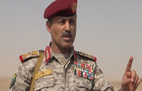  وزير الدفاع اليمني: إذا لم يجنح العدو للسلام سيُسمع مدى استهدافنا للمنشآت الحيوية والاستراتيجية