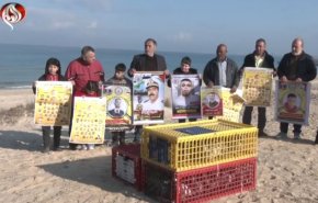 ابراز همبستگی خانواده های زندانیان غزه با فرزندان خود  