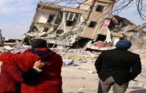 مشاهد إخلاء وتخريب الأبنية في حلب يعمق من ألم الكارثة 