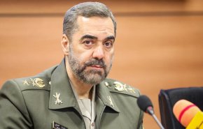 وزير الدفاع الايراني: مستعدون لتزويد العراق بخبراتنا العسكرية ليصل الى الاكتفاء الذاتي