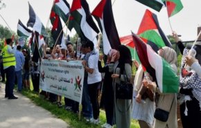 تظاهرات فلسطینیان در رام الله در محکومیت مشارکت تشکیلات خودگردان در نشست عقبه