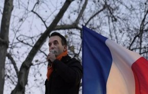 تظاهرات فرانسوی‌ها در مخالفت با تسلیح اوکراین
