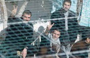 الاسرى الفلسطينييون يواصلون العصيان ضد ادارة السجون