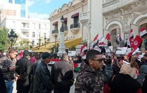  وقفة تضامنية في تونس لتنديد بالحصار على سورية 