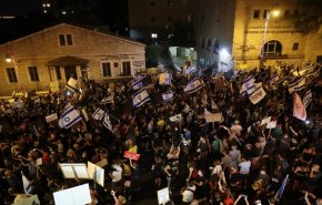 شاهد مظاهرات ليلية ضد نتنياهو تعم مجمعات استيطانية للاحتلال