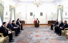 رئيسي يدعو لرفع مستوى العلاقات بين إيران وأوزبكستان