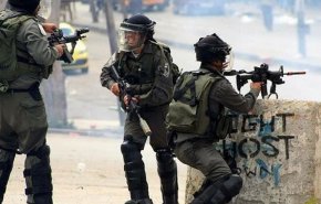 10 إصابات بحالات إختناق خلال مواجهات مع الاحتلال في نابلس