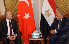 وزير الخارجية التركي يصل إلى القاهرة و يلتقي سامح شكري