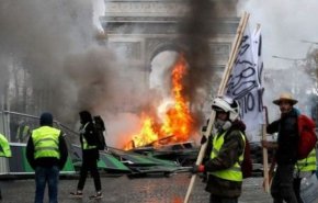 تشدید اعتراضات فرانسه؛ خشم مردم از طرح ماکرون برای افزایش سن بازنشستگی 