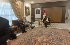 الادميرال شمخاني يجري مباحثات مع رئيس البرلمان والقضاء العراقيين
