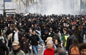 سفارة الإمارات في فرنسا توصي المواطنين بالابتعاد عن مناطق المظاهرات
