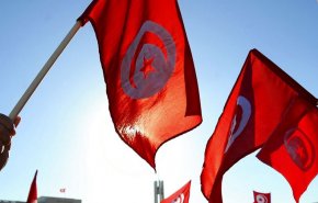 حافلة أمنية تحاول دهس 3 صحافيين في تونس
