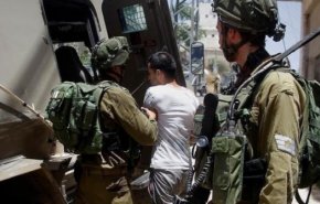 الاحتلال يعتقل 3 شبان من مخيم في 'طولكرم' والمقاومون يتصدون+ فيديو