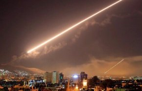 مقابله پدافند هوایی سوریه با تجاوز رژیم صهیونیستی به آسمان دمشق

