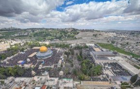 مشارکت هزاران فلسطینی در نماز جمعه در مسجد الاقصی