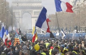 معترضان فرانسوی بار دیگر به صورت گسترده به خیابان‌ها آمدند