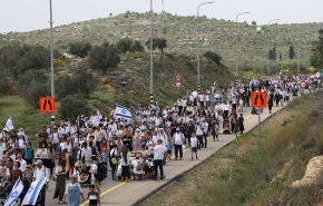 آلاف المستوطنين وثلث وزراء الاحتلال يقتحمون جبل صبيح بالضفة